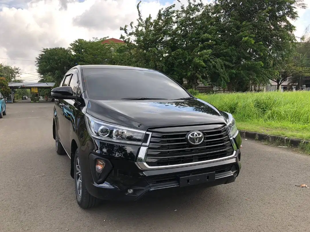 Toyota Reborn, private car with driver in Bali